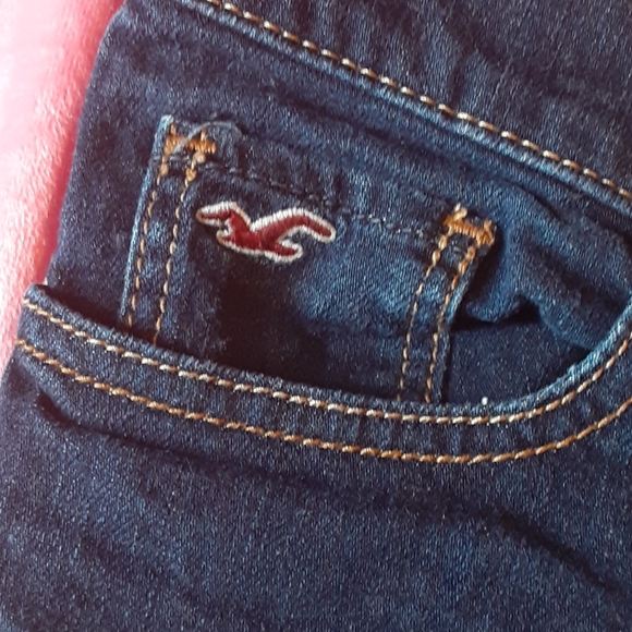 Hollister Shorts - Picture 2 of 4